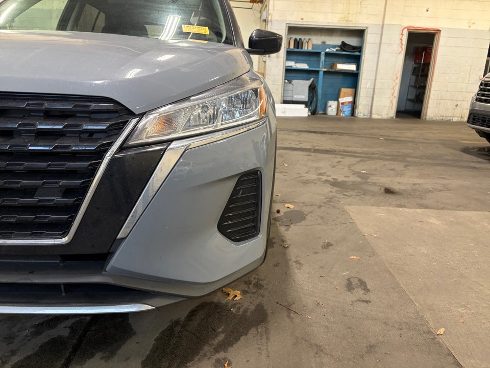 2023 Nissan Kicks SV Xtronic CVT