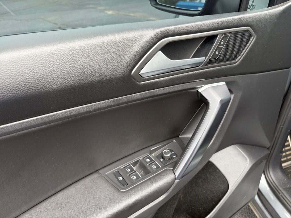 2021 Volkswagen Tiguan 2.0T SE R-Line Black