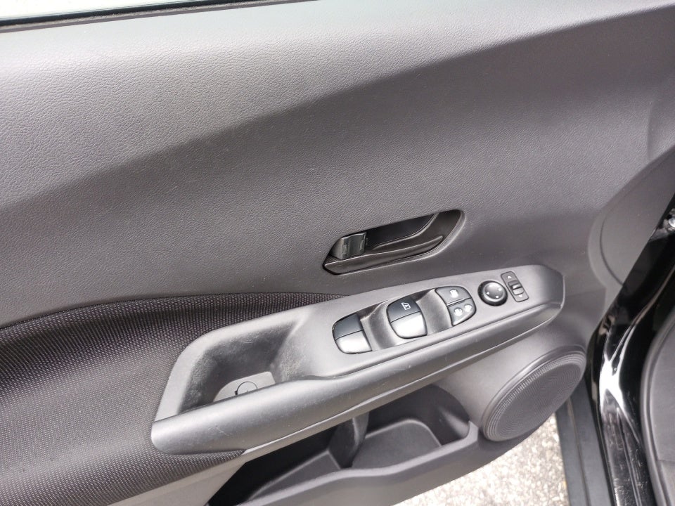 2021 Nissan Kicks S Xtronic CVT