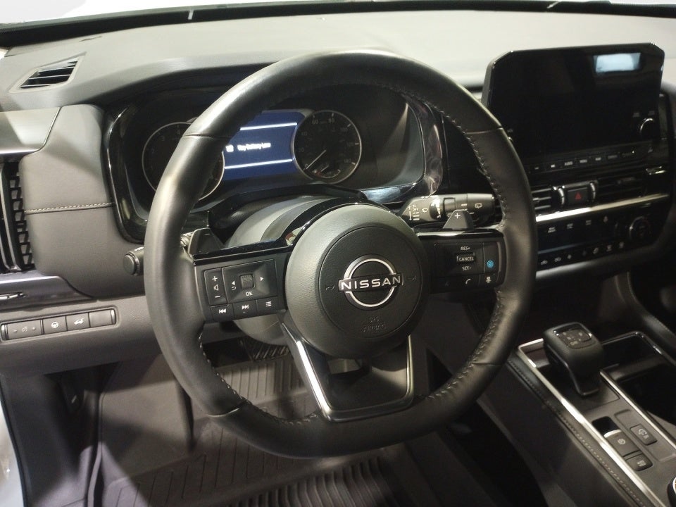 2023 Nissan Pathfinder SL 4WD