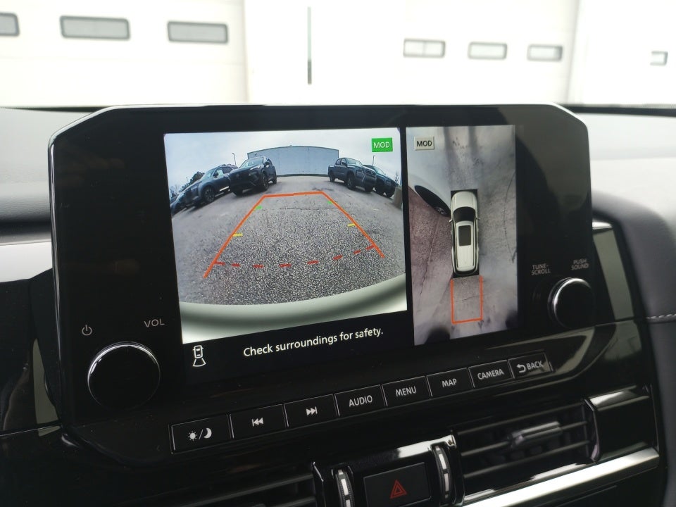 2023 Nissan Pathfinder SL 4WD