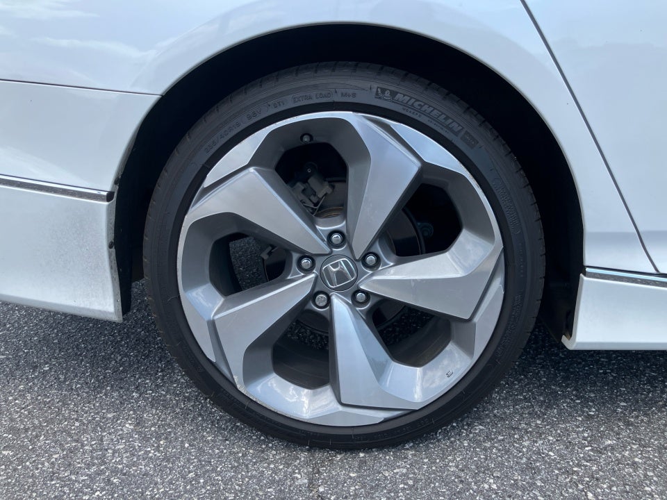 2019 Honda Accord Touring 2.0T