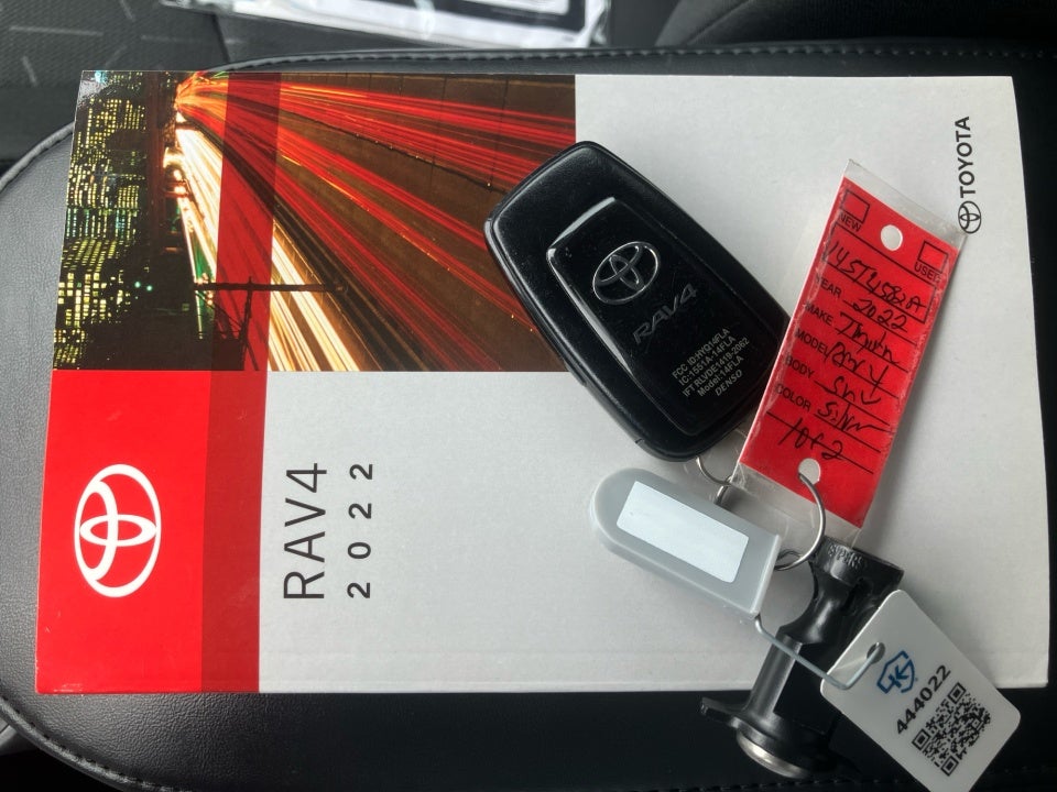 2022 Toyota RAV4 XLE