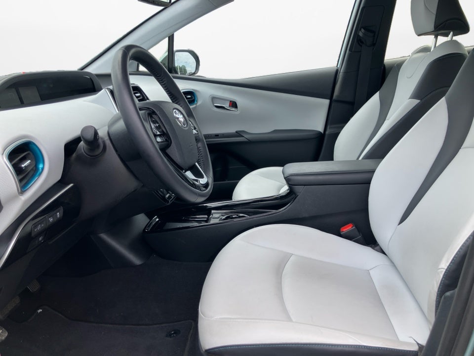 2019 Toyota Prius XLE
