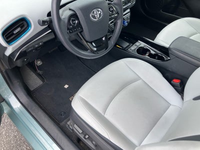 2019 Toyota Prius XLE