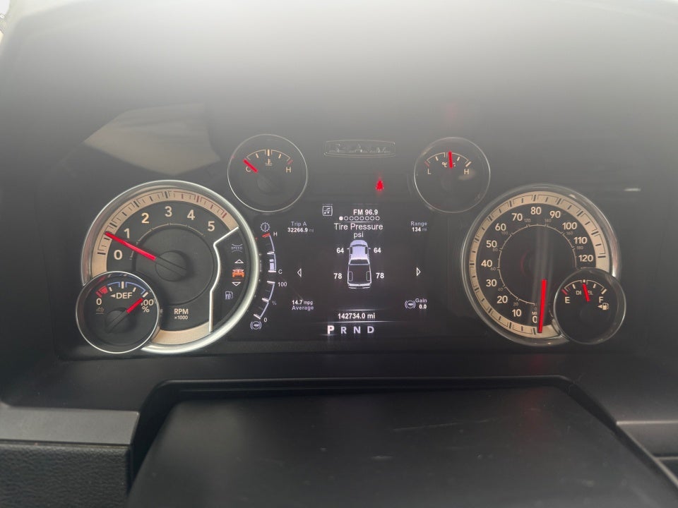 2017 RAM 3500 Laramie Crew Cab 4x4 8' Box