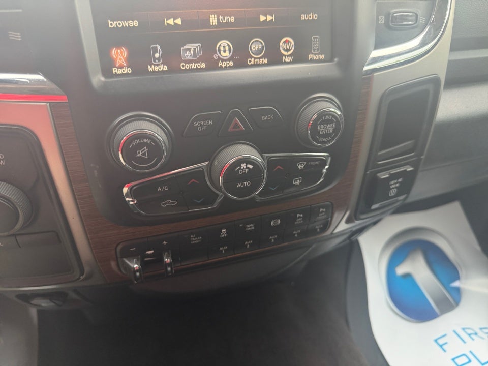 2017 RAM 3500 Laramie Crew Cab 4x4 8' Box