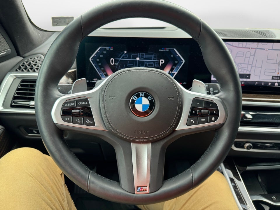 2025 BMW X7 xDrive40i