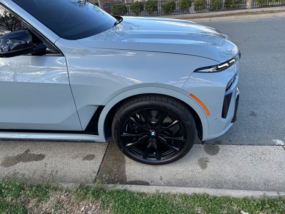 2023 BMW X7 M60i