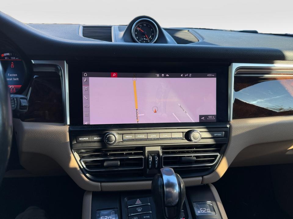 2021 Porsche Macan AWD