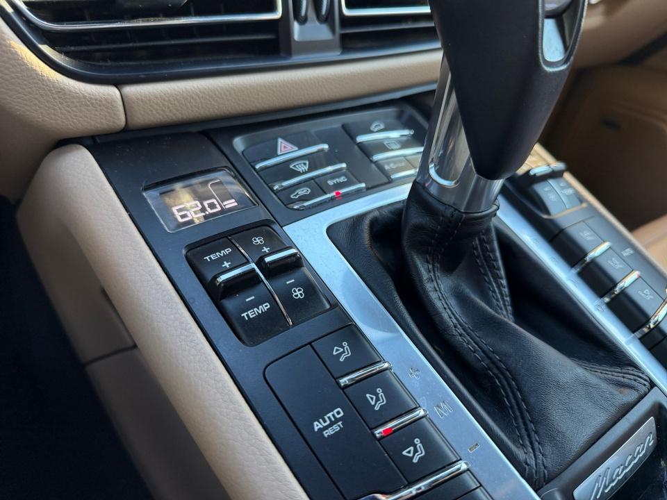 2021 Porsche Macan AWD