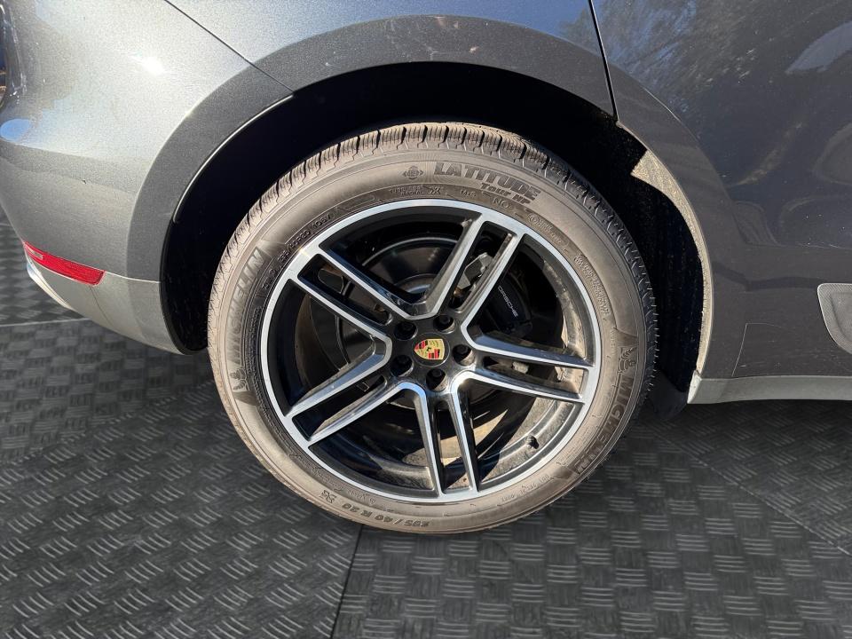 2021 Porsche Macan AWD