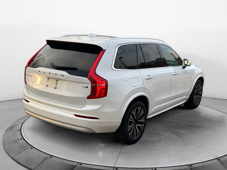 2022 Volvo XC90 T6 Momentum 7 Passenger