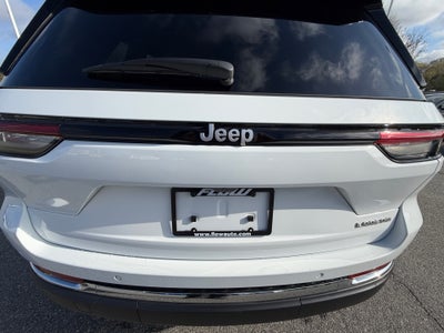 2025 Jeep Grand Cherokee Laredo 4x2