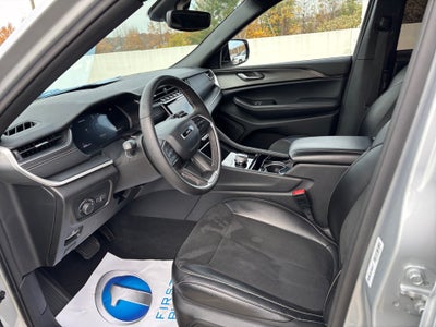 2023 Jeep Grand Cherokee L Altitude 4x2