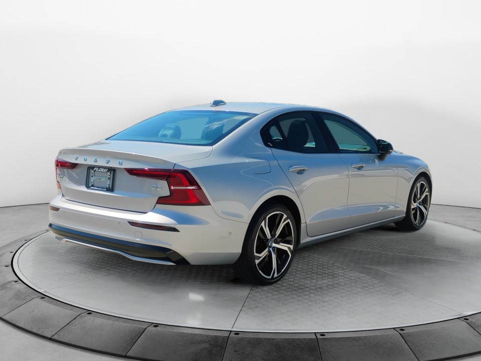 2024 Volvo S60 Plus Dark Theme