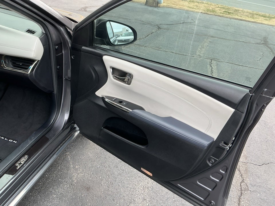 2014 Toyota Avalon XLE