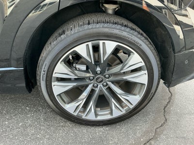 2025 Audi Q8 Premium 55 TFSI quattro