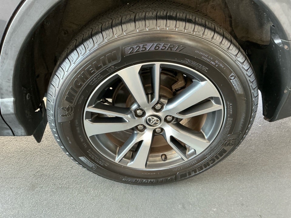 2017 Toyota RAV4 XLE