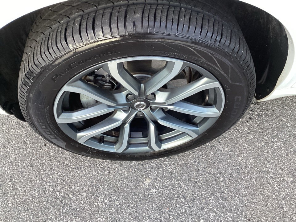 2018 Volvo XC90 T6 Momentum