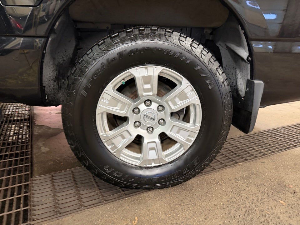 2018 Nissan TITAN SV