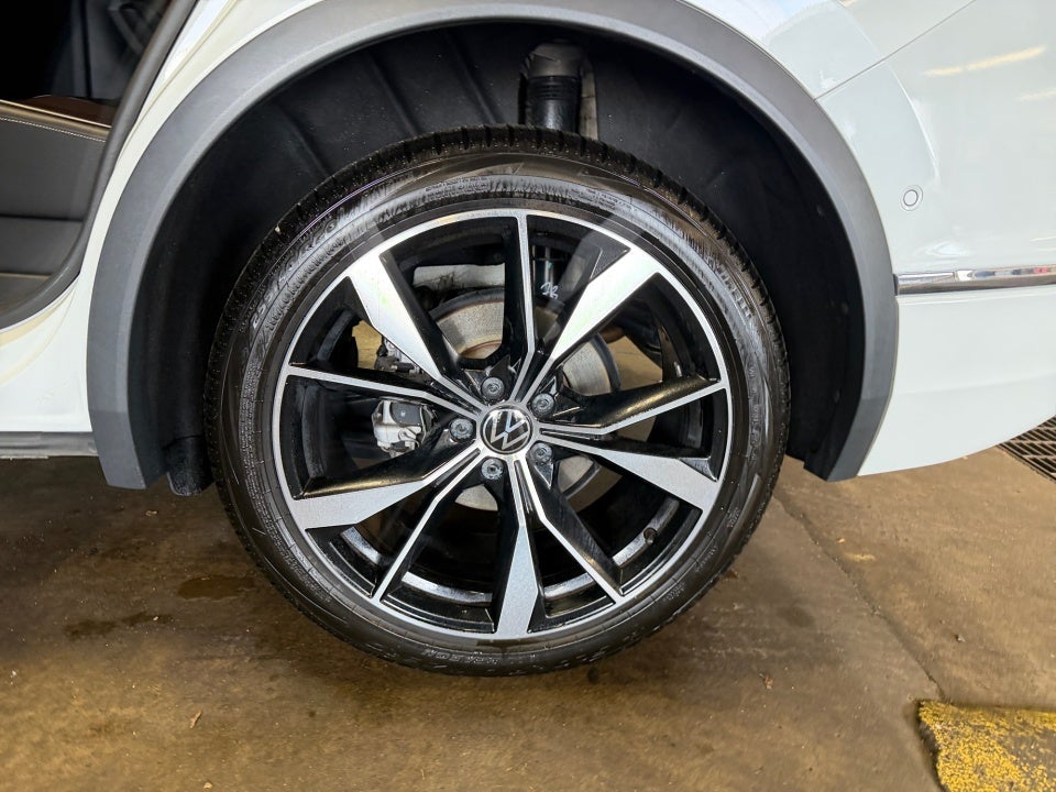 2024 Volkswagen Tiguan 2.0T SEL R-Line