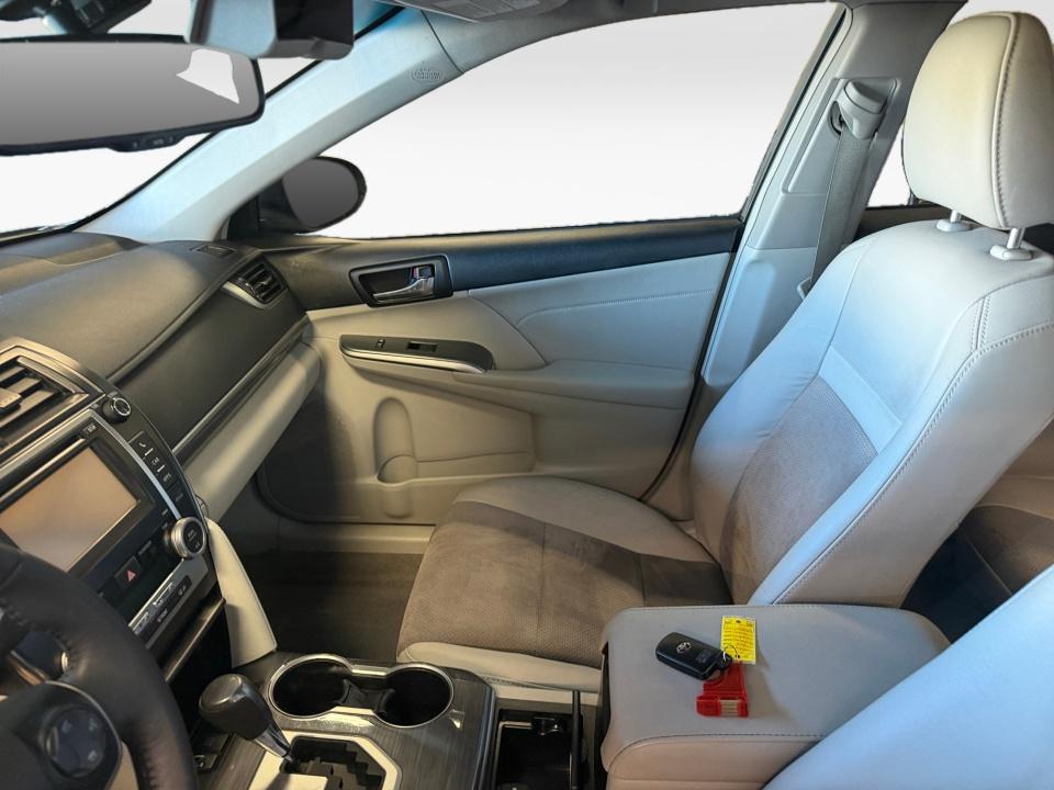2014 Toyota Camry Hybrid XLE