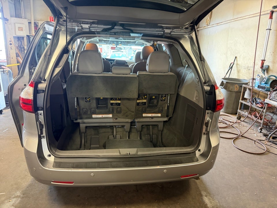 2016 Toyota Sienna XLE Premium