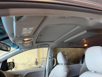 2016 Toyota Sienna XLE Premium