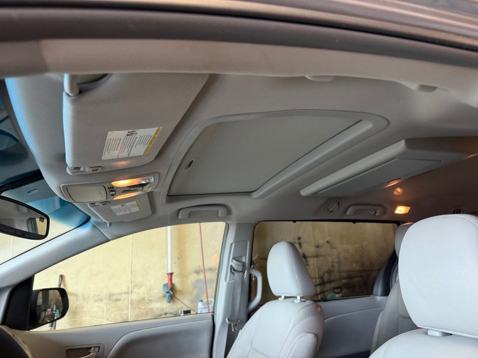 2016 Toyota Sienna XLE Premium