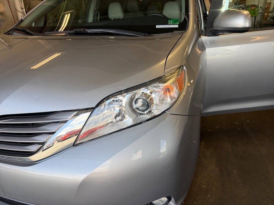 2016 Toyota Sienna XLE Premium