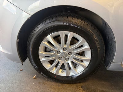 2016 Toyota Sienna XLE Premium