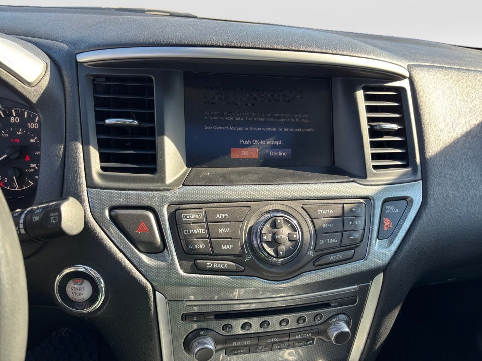 2017 Nissan Pathfinder SL