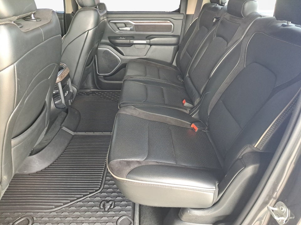 2020 RAM 1500 Laramie Crew Cab 4x4 6'4" Box