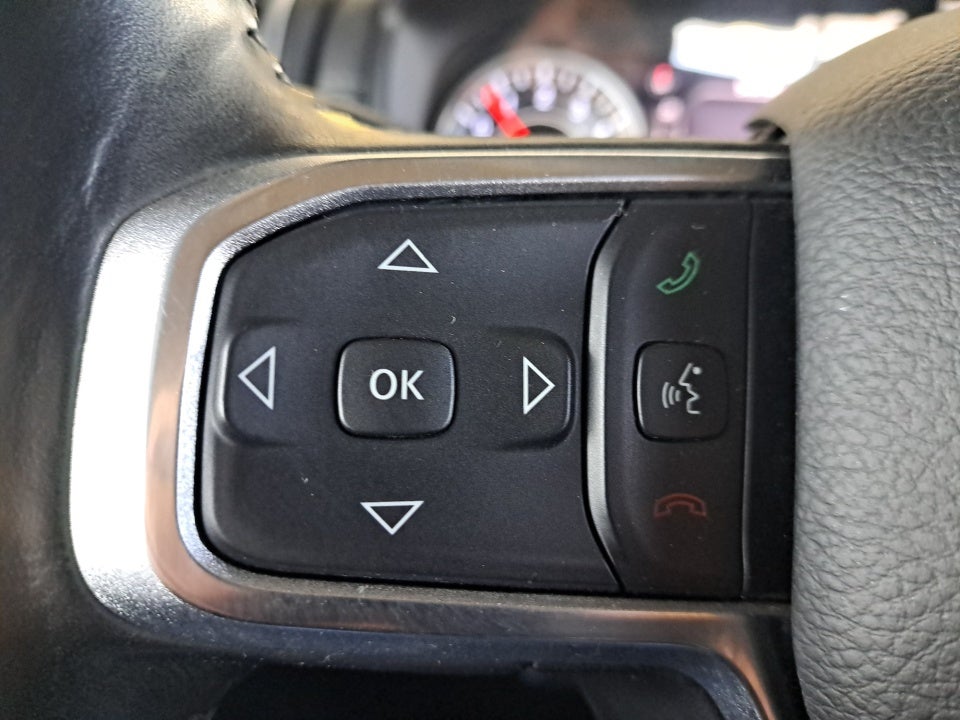 2020 RAM 1500 Laramie Crew Cab 4x4 6'4" Box