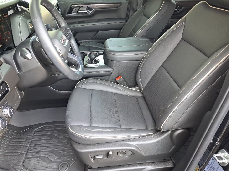 2025 GMC Yukon Elevation