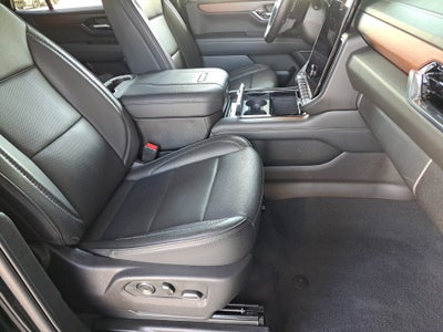 2025 GMC Yukon 4WD Denali