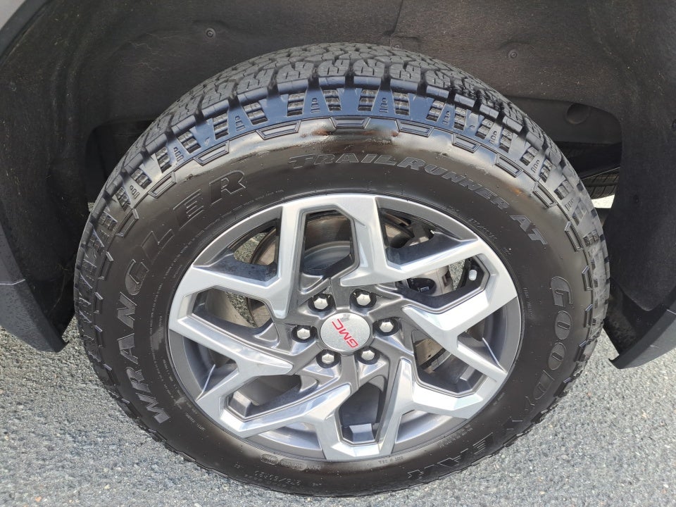 2024 GMC Sierra 1500 4WD Crew Cab Short Box SLT