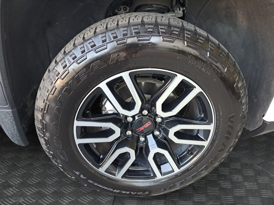 2023 GMC Sierra 1500 4WD Crew Cab Short Box AT4