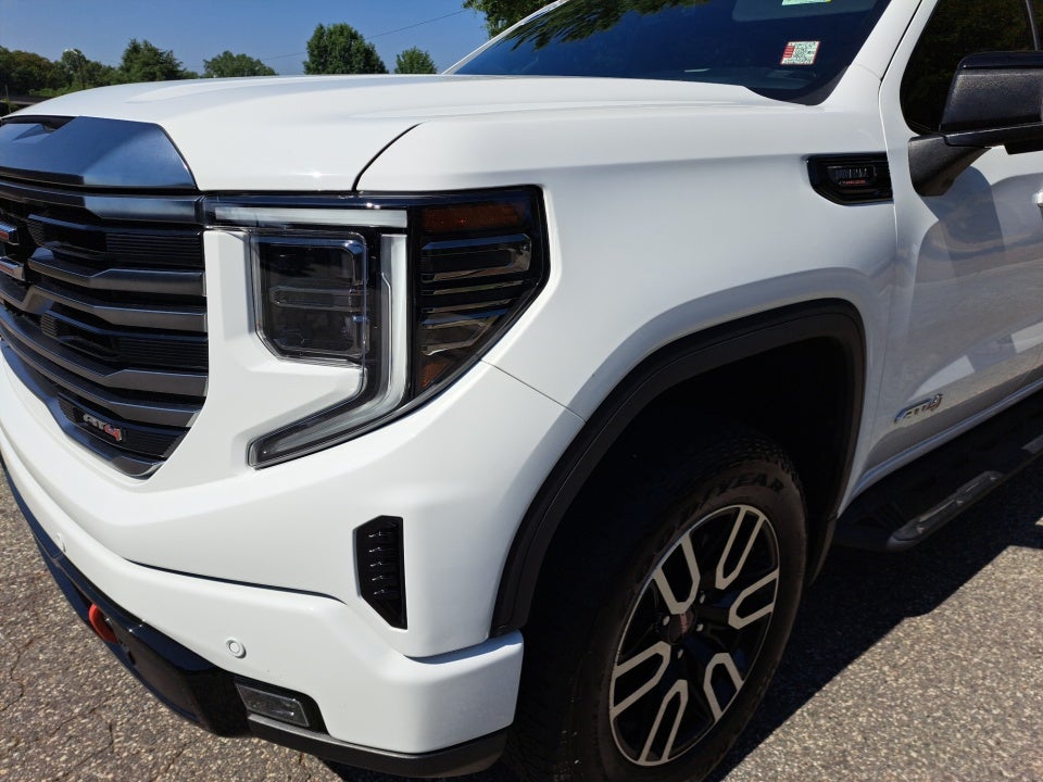 2023 GMC Sierra 1500 4WD Crew Cab Short Box AT4