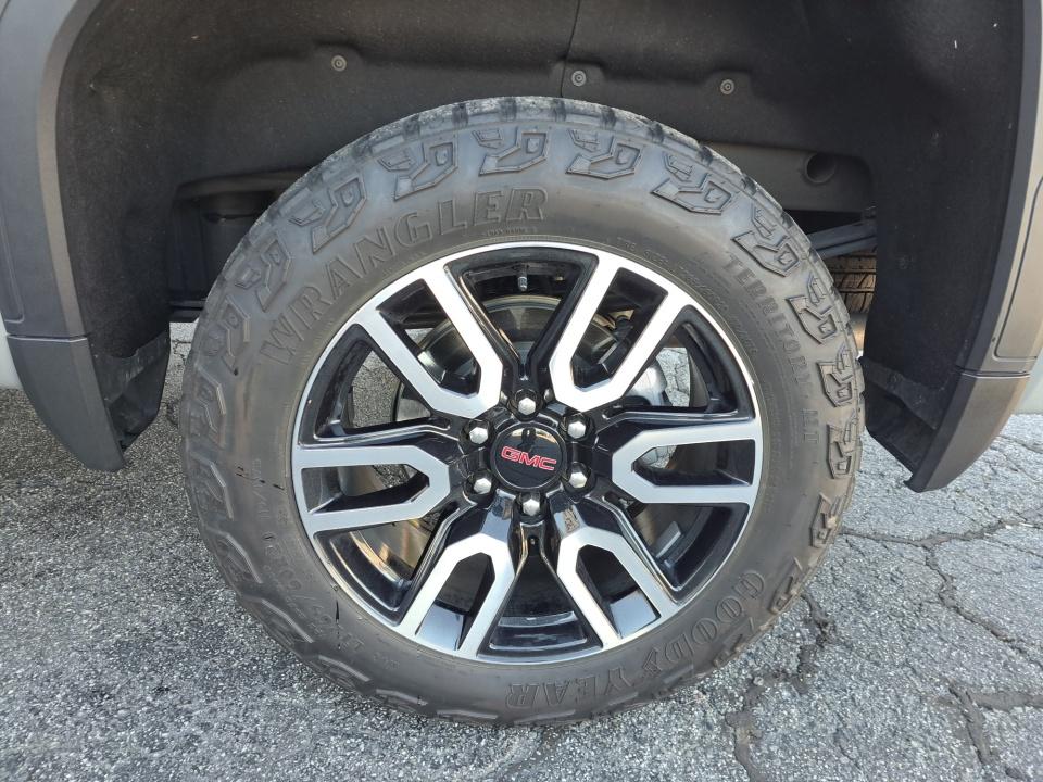 2024 GMC Sierra 1500 AT4