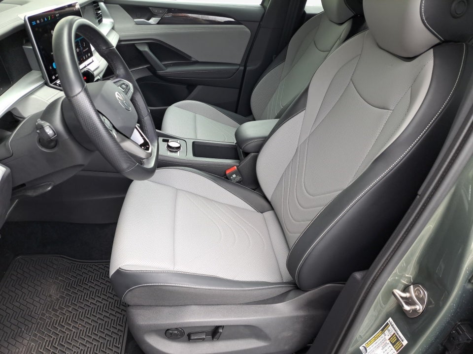 2025 Volkswagen Tiguan SE R-Line Black