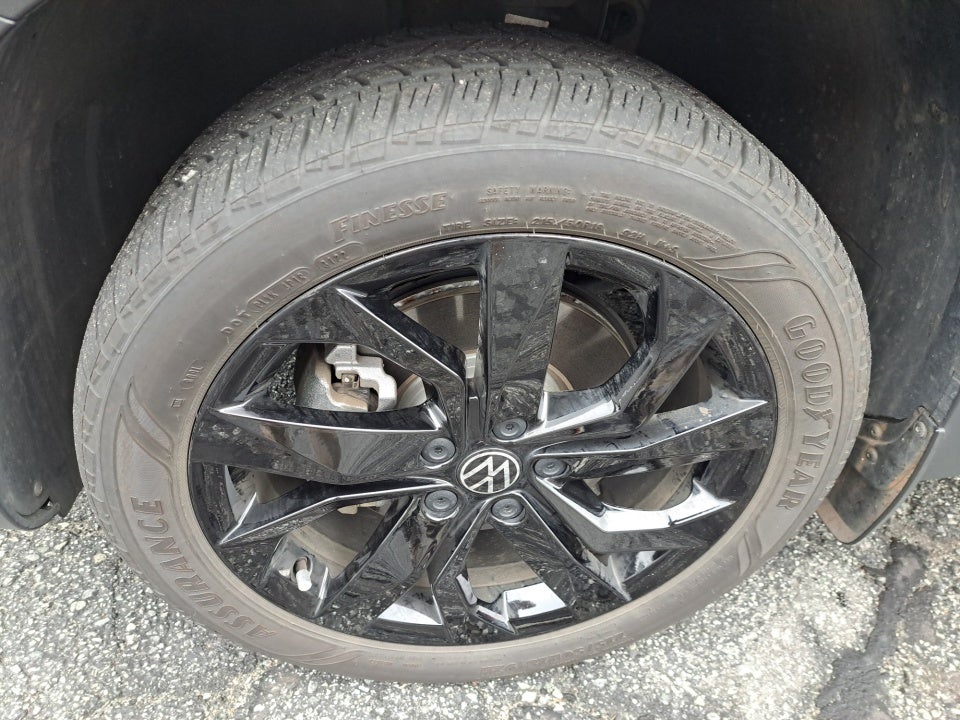 2023 Volkswagen Taos SE