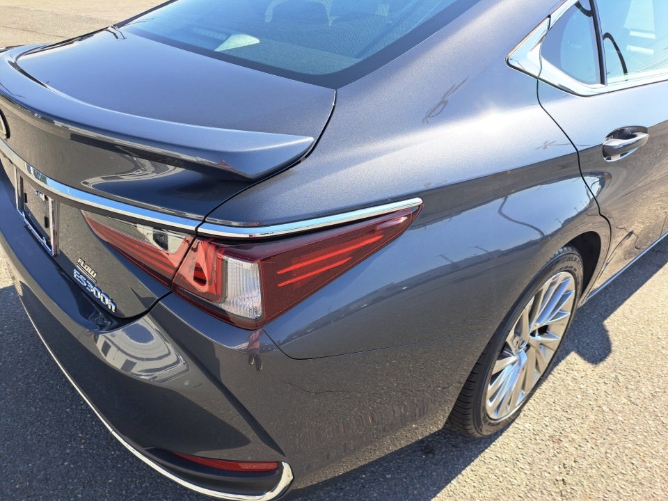 2023 Lexus ES 300h ES 300h Ultra Luxury