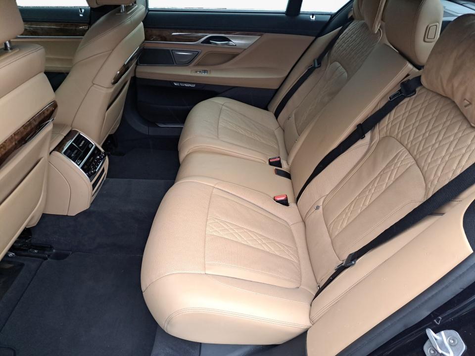 2016 BMW 7 Series 750i