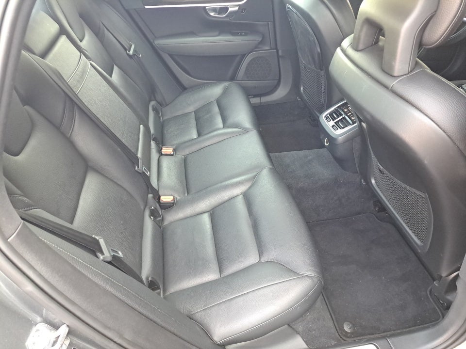2017 Volvo S90 Momentum
