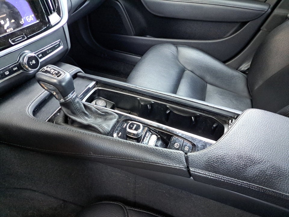 2017 Volvo S90 Momentum