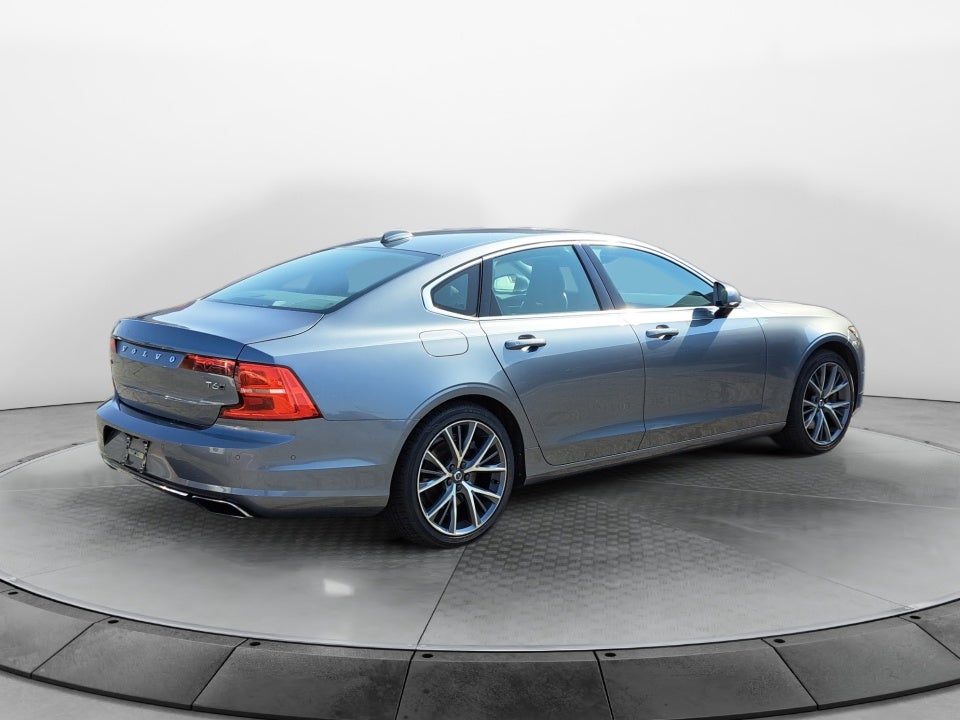 2017 Volvo S90 Momentum