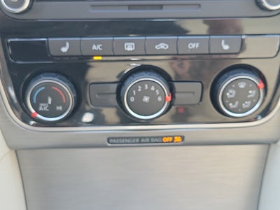 2014 Volkswagen Passat 1.8T SE