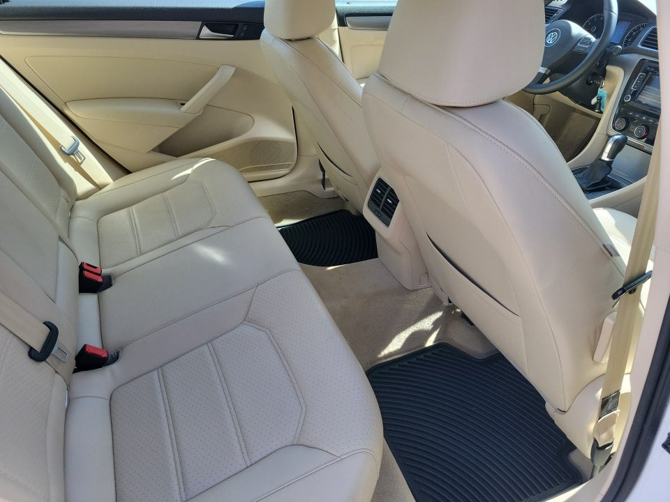 2014 Volkswagen Passat 1.8T SE